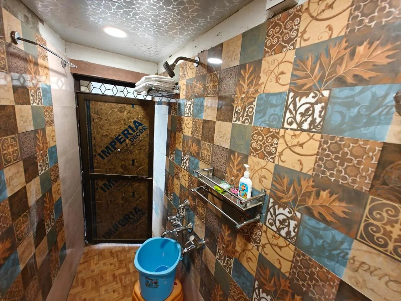 Shri Kailash Pati Guest House- Opposite Kashi Vishwanath Temple Varanasi